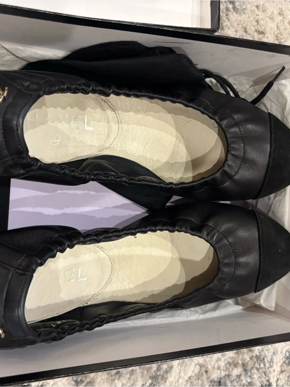 CHANEL Black ballerina flats